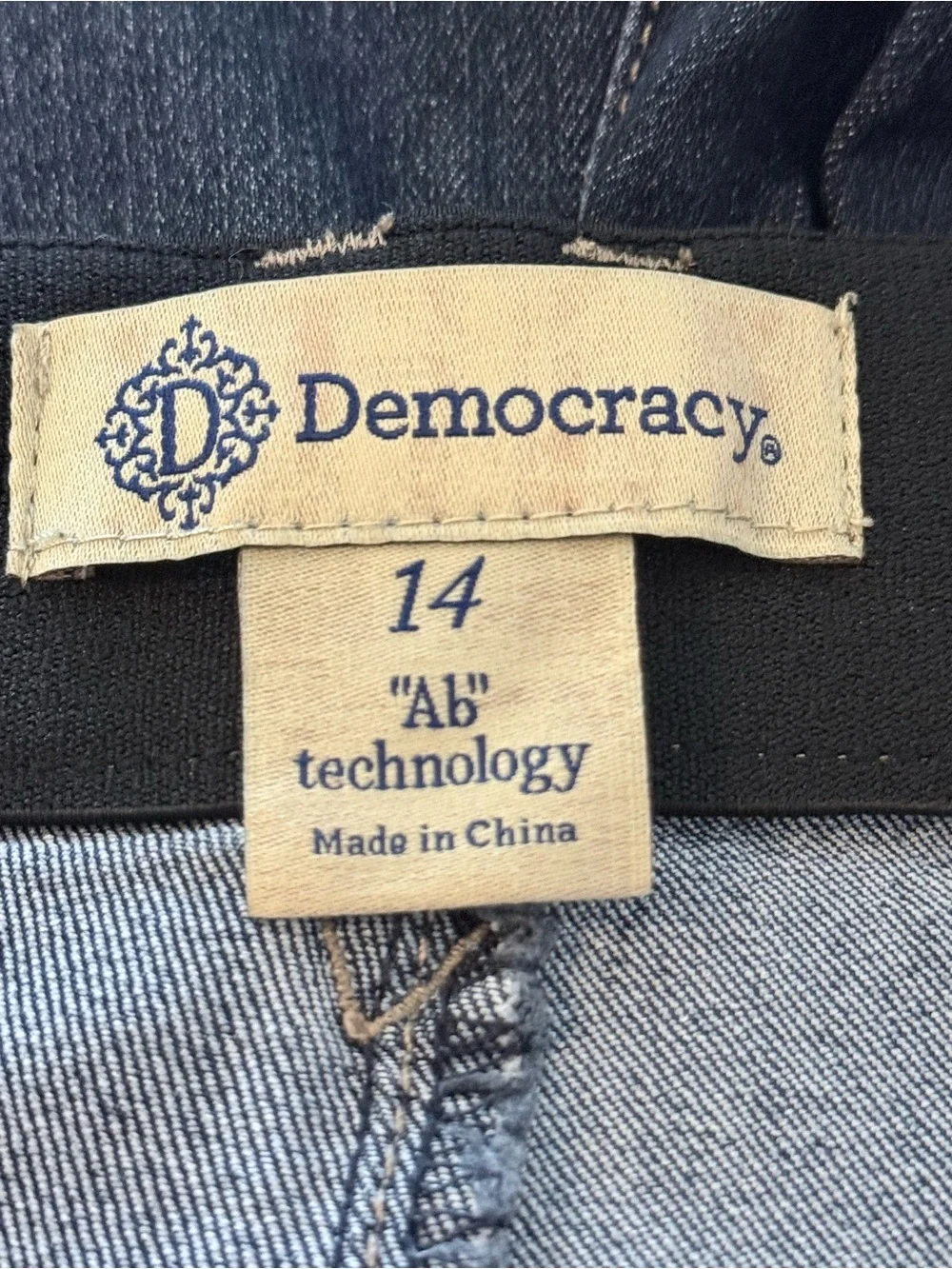 Democracy women’s Straight Leg Jeans in Dark Blue Wash 0125